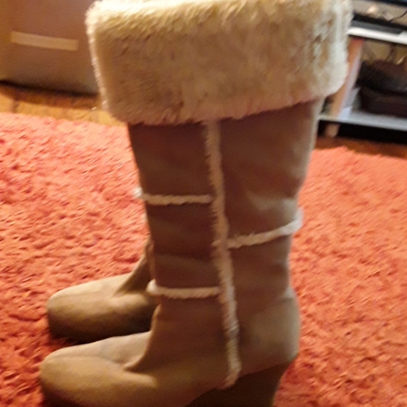 Female boots - Picture 3 of 3
